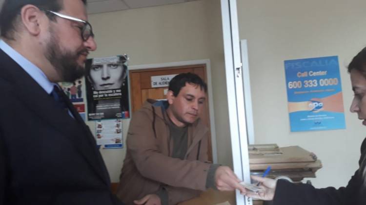 Interponen querella en contra de Carabineros por brutal agresión a pescador en Pelluhue
