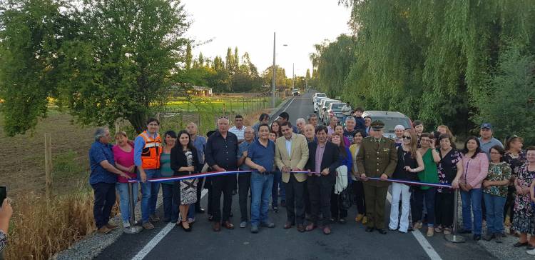 Inauguran camino “El Pato” de la comuna de Linares