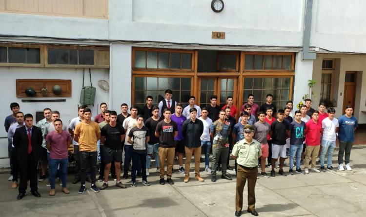 Alto interés de jóvenes linarenses por ingresar a la Escuela de Formación de Carabineros de Chile