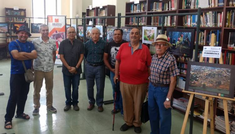 Biblioteca inaugura exposición fotográfica periodística