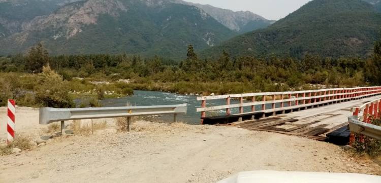 MOP repara puente ubicado al interior del Cajón Ancoa de Linares