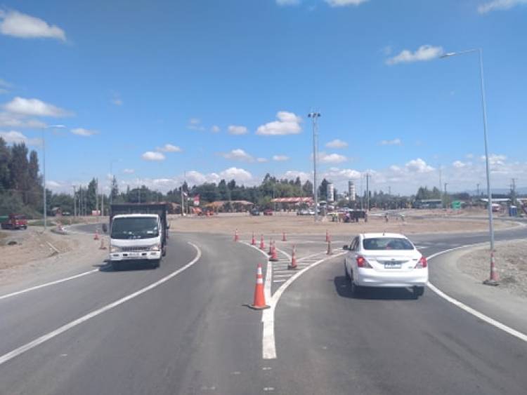 Un 80 por ciento de avance tiene construcción de rotonda en el trébol de acceso a Linares