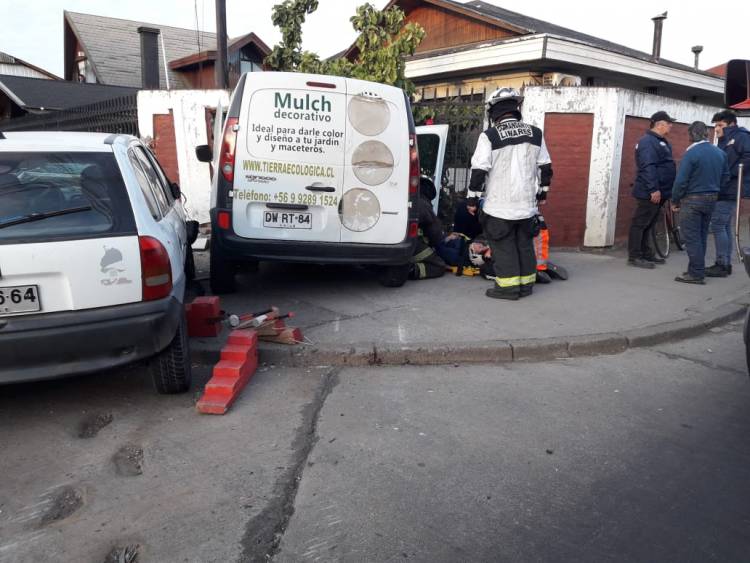 Sendos accidentes urbanos en Linares en plena labor preventiva por el Covid-19