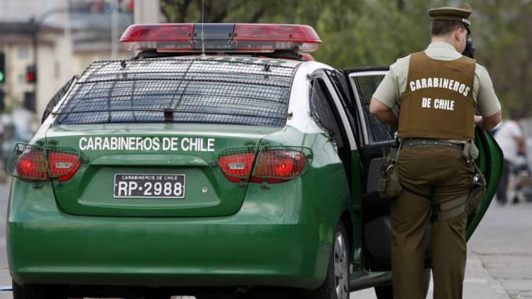 Médico veterinario fue encontrado fallecido al interior de unidad policial de Linares