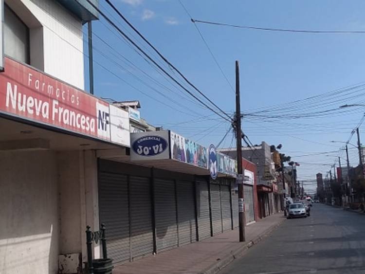 Desde este miércoles 15 de abril el comercio en el Maule cerrará a las 17 horas