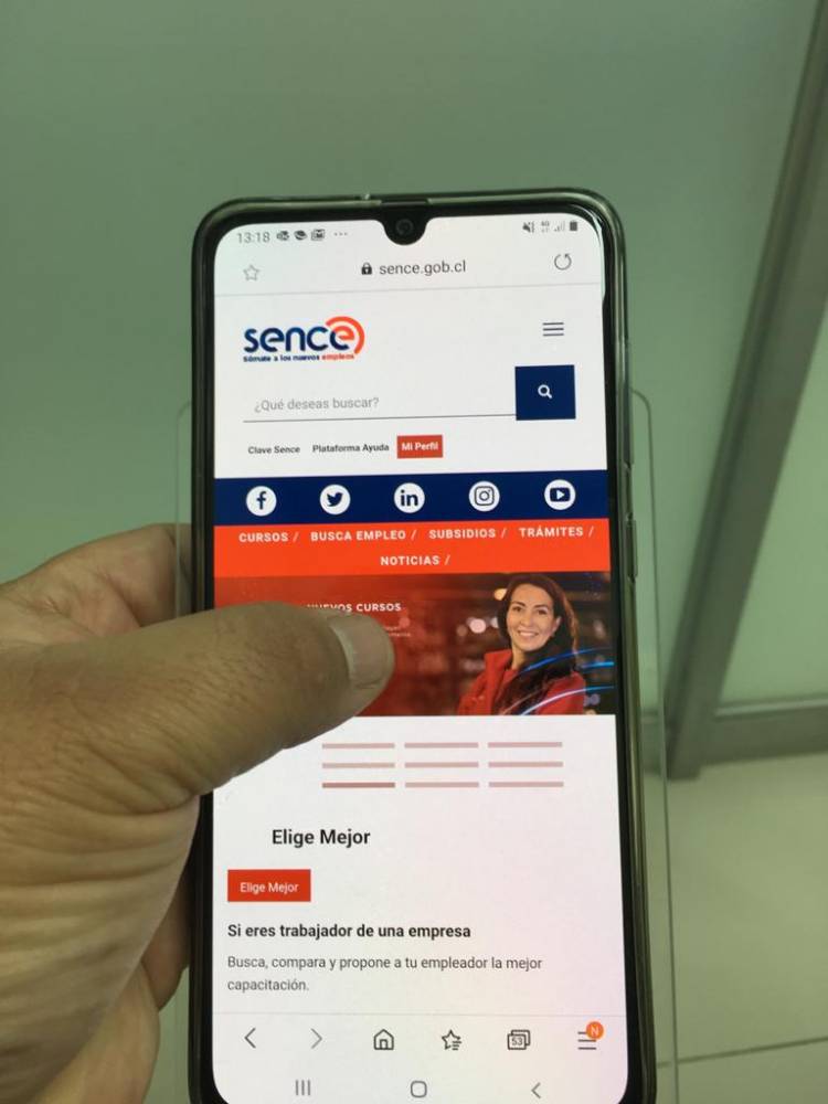 Sence invita a capacitarse en uso de smartphone a emprendedores turísticos y adultos mayores del Maule