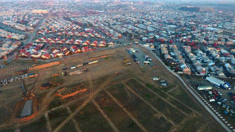 Covid-19 en Linares: Trabajadores piden paralizar obras iniciales de mega hospital por caso positivo de Coronavirus