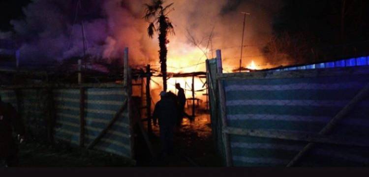 Incendio deja 10 personas damnificadas en Linares