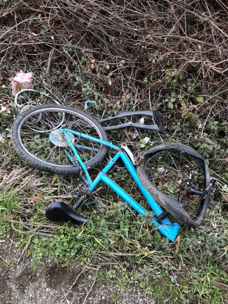 Entubada, con ventilación artificial  y fracturas graves permanece en el hospital joven ciclista atropellada por furgón en Linares