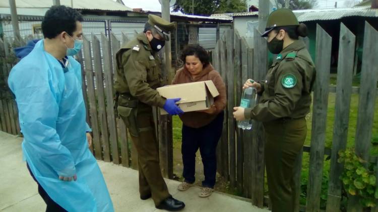 Carabineros y vecinos de capilla “El Carmen” entregan alimentos en época de pandemia