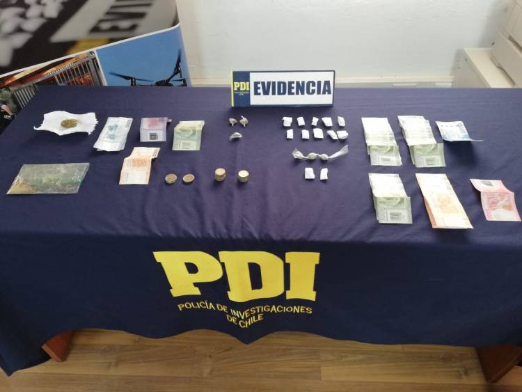 Detienen a mujer por microtráfico de drogas en Parral