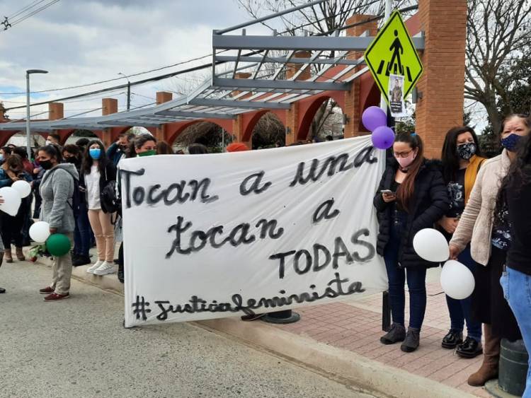 “Mujeres por Linares” emplaza a Carabineros de Chile por femicidio de Norma Vásquez Soto