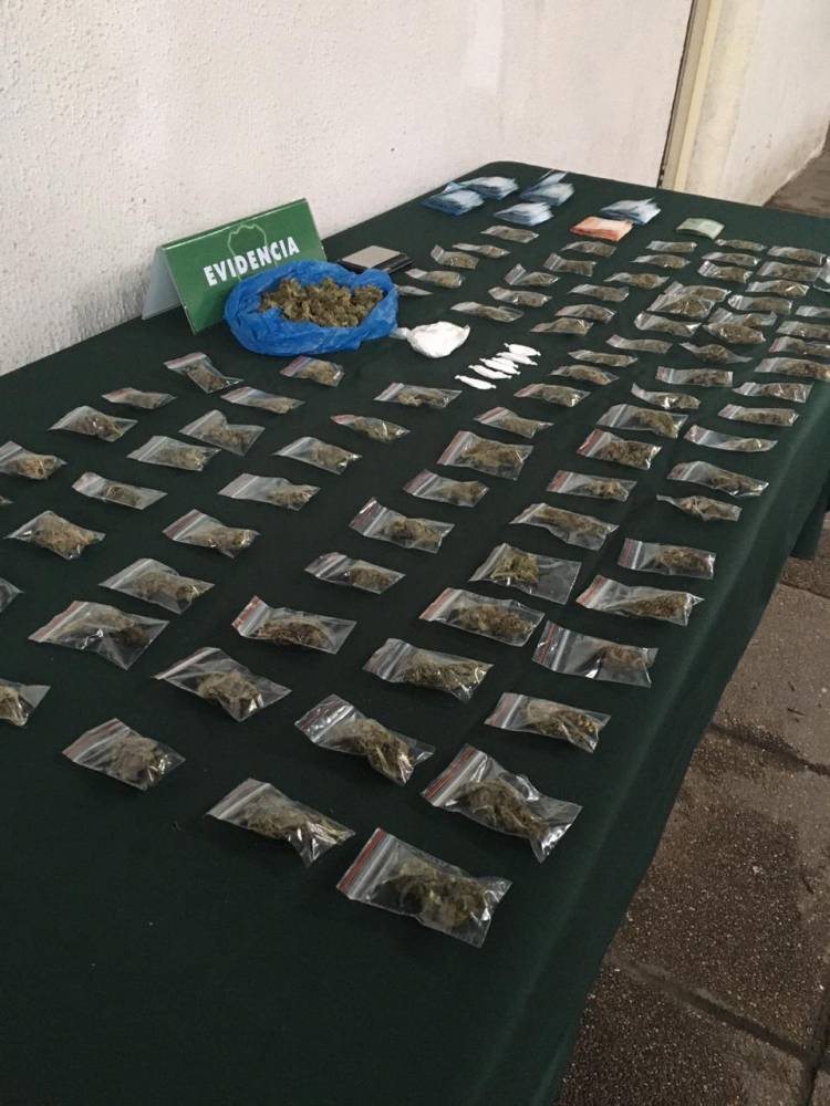 OS7 de Carabineros detiene a sujeto por microtráfico de drogas en el centro de Linares