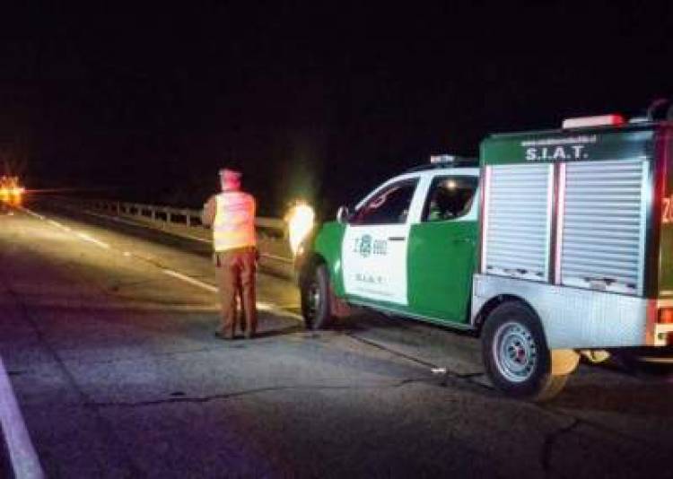 Un fallecido y tres lesionados graves deja volcamiento en sector rural de Longaví