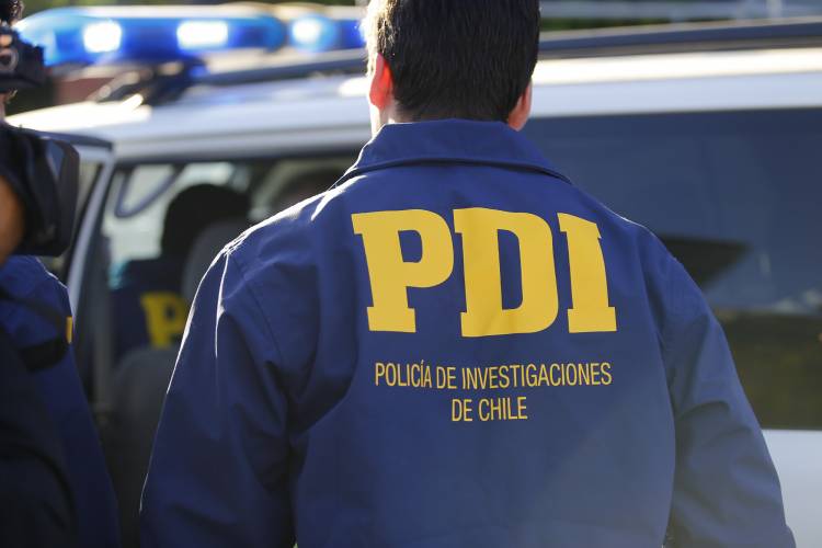 PDI de Linares detiene a mujer involucrada en abuso sexual a menor tras video viralizado en redes sociales durante Fiestas Patrias