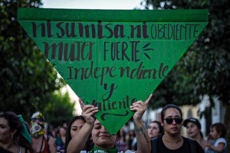 “Mujeres por Linares” denuncian violencia y agresividad cotidiana en el “Día Internacional contra la Violencia hacia las Mujeres”