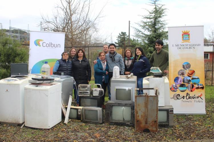 Operativo de recolección de electrodomésticos y pilas en desuso en Colbún