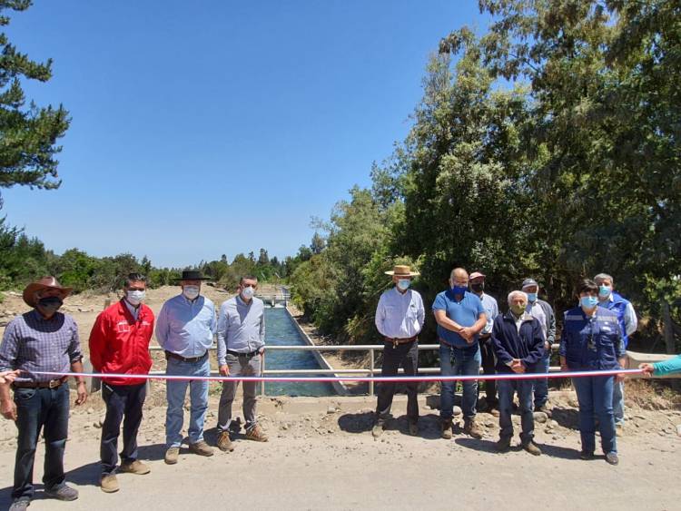 Comunidades de Aguas de Longaví revisten 4,5 kilómetros de canales para beneficiar el riego de más de 6.200 hectáreas