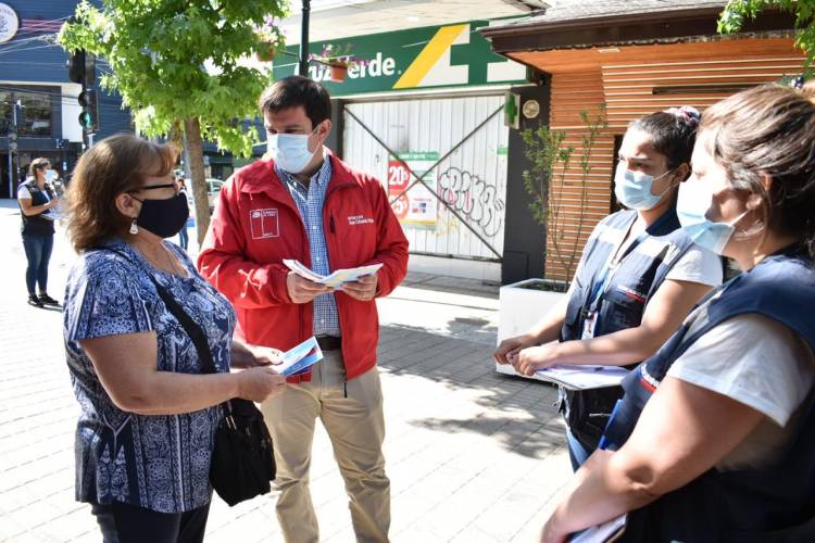 Autoridades refuerzan medidas sanitarias ante fiestas de fin de año