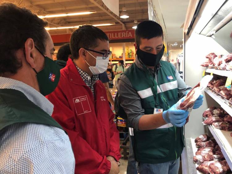 Autoridades de agro fiscalizan venta de carnes en Linares