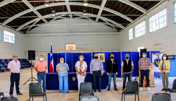 Después de un largo proceso comienza mejoramiento del gimnasio del liceo "Valentín Letelier" de Linares