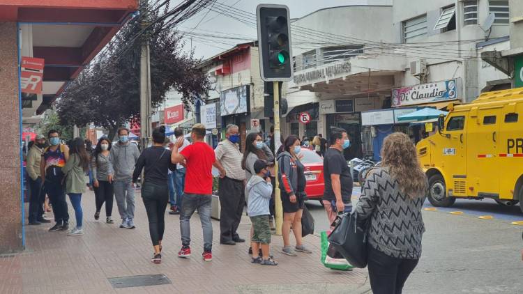 Alto número de  casos activos de Covid-19 en Linares podría hacer retroceder a la comuna a cuarentena 