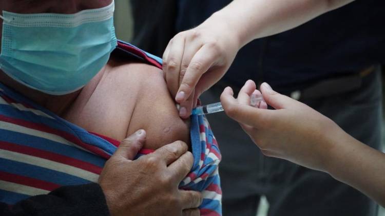 Linares: personas en situación de calle reciben primera dosis de la vacuna contra el Covid-19