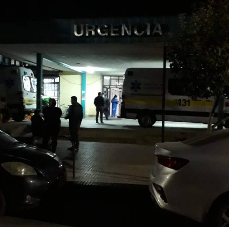 Funcionaria municipal grave por Covid-19 espera desde ayer en los pasillos de urgencia por una cama UCI