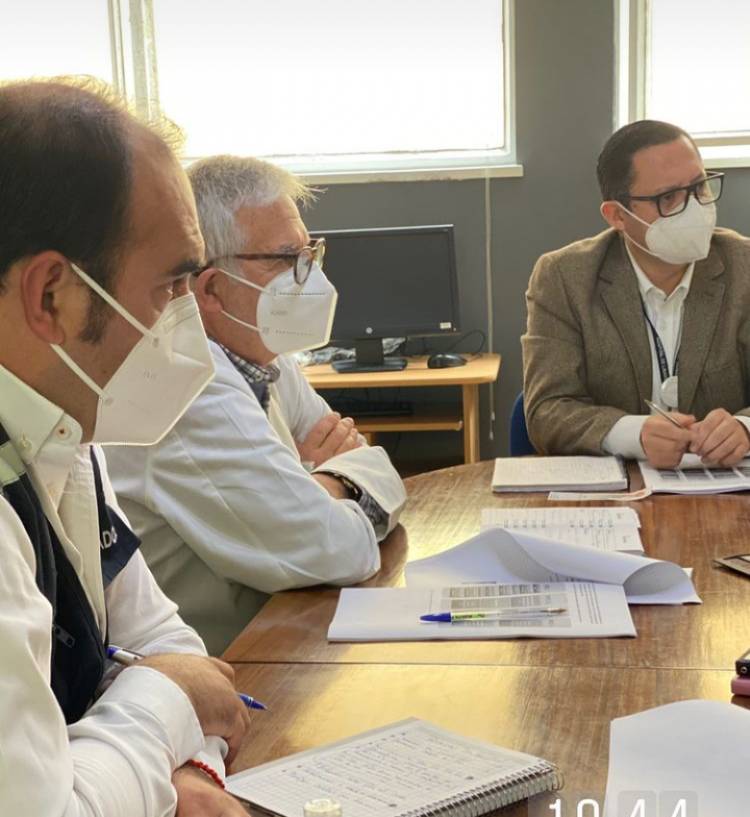 Autoridades coordinan apoyo ante colapso del hospital base de Linares debido a la crisis sanitaria del Covid-19