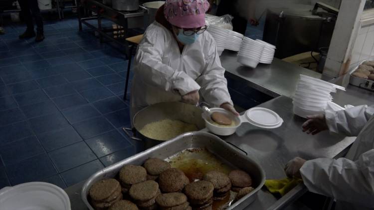 En marcha entrega de raciones de alimentos para familias afectadas por la pandemia en Linares