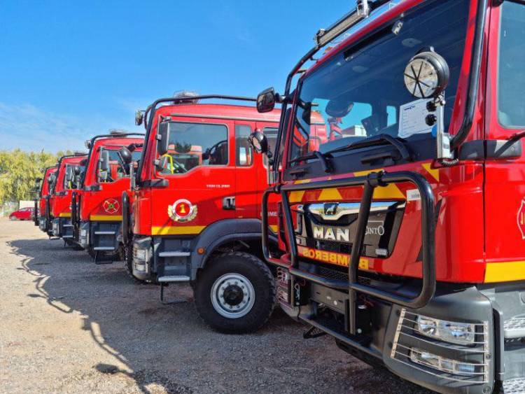 Bomberos de Linares contarán con carro aljibe para enfrentar incendios forestales y de pastizales